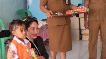 Hati Seorang Ibu untuk Anak Negeri, Bunda PAUD Rote Ndao Awali Kunjungan Perdana Tanamkan PHBS Sejak Dini